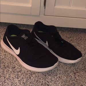 Nike Free RN tennis shoes